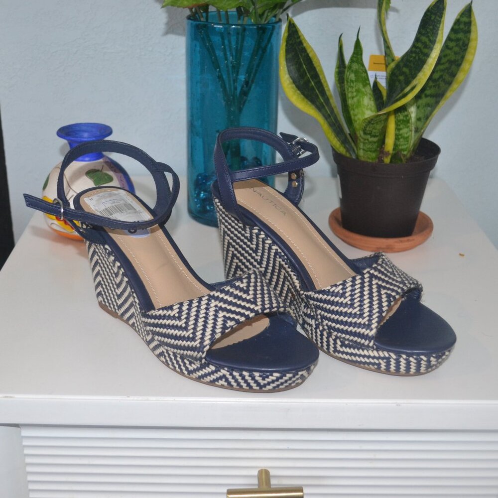 Pre-owned Navy and white wedge sandals Nautica Sandorf size 8.5